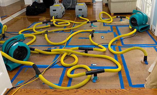 Professional Crawl Space Water Removal technician working in Earlimart, CA